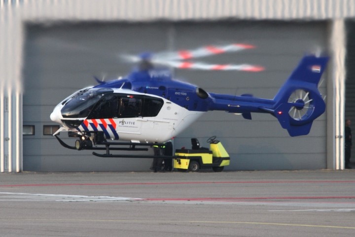 Franse helikopterpiloten stuntent naar Texel