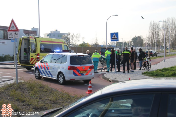 Fietsster gewond bij ongeluk rotonde Middel Broekweg