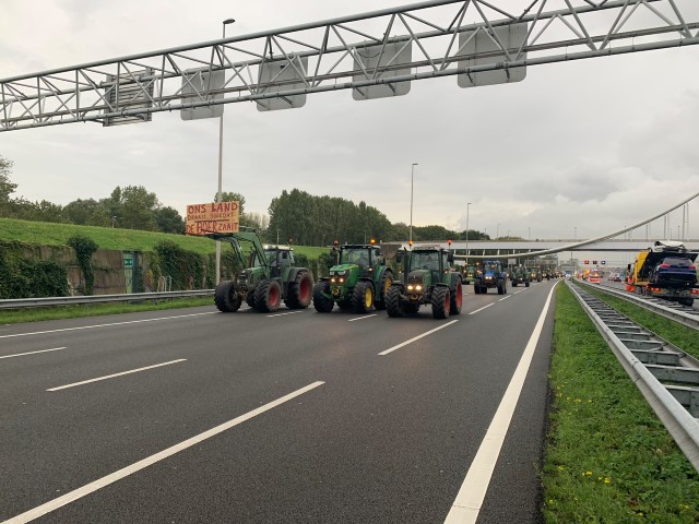 Massale opkomst boeren voor protest in Den Haag