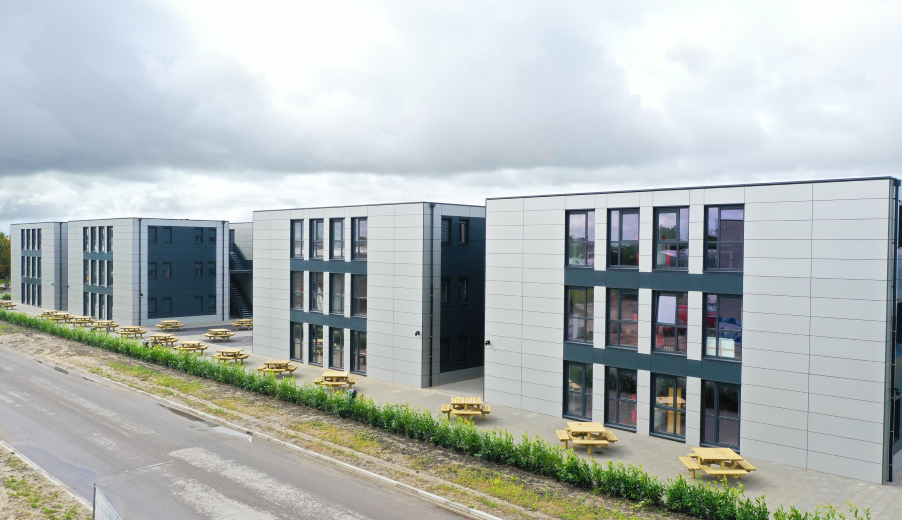 Opening appartementencomplex voor arbeidsmigranten op Elsenbosch