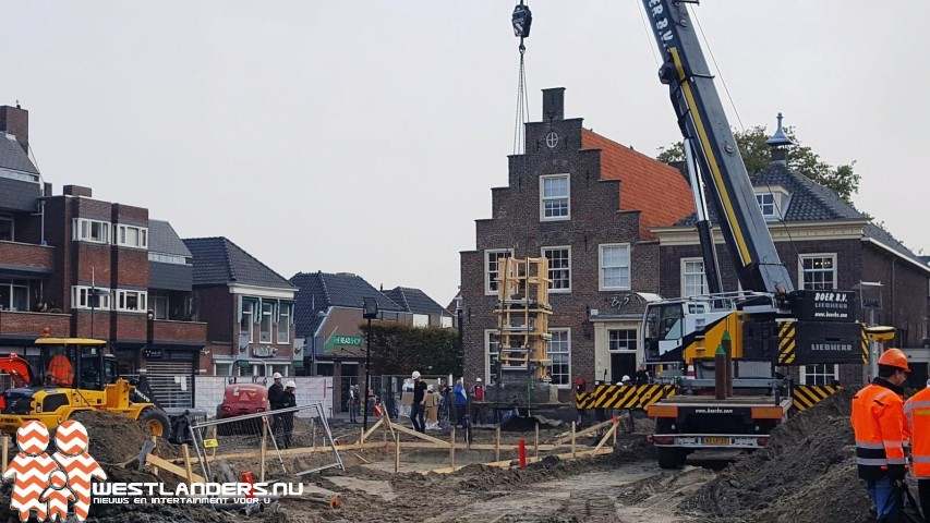 Monumentale dorpspomp Wilhelminaplein verplaatst