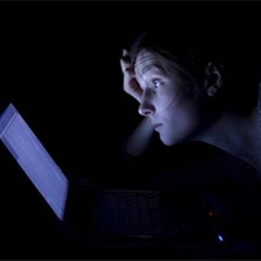 Schermgebruik voor het slapen veroorzaakt slechtere nachtrust