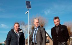 Lantaarnpalen op zonne-energie in buitengebied Midden-Delfland