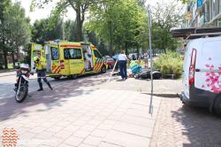 Scooterrijder ernstig gewond bij botsing tegen verkeerspaal
