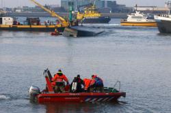 Politie zoekt getuigen van omgeslagen binnenvaartschip