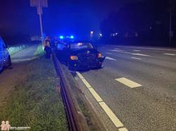 Automobilist rijdt lichtmast omver op Burgemeester Elsenweg