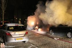 Auto uitgebrand aan de Rijnweg