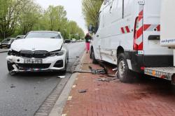 Ongeluk met schade aan de Erasmusweg